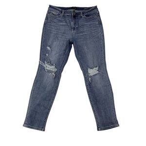 Judy blue boyfriend jeans size 13/31 light wash distressed